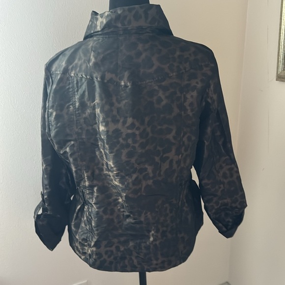 Chico’s animal Print nylon windbreaker leopard front zipper jacket sz 1 / S / 8 - Picture 3 of 6